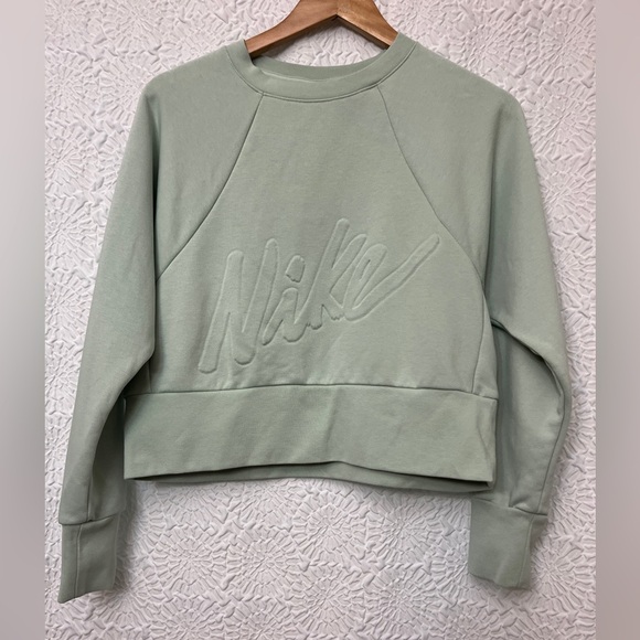 Nike Embossed Cropped Crewneck Sweatshirt Size XS Sage Green Athleisure School - Picture 1 of 13
